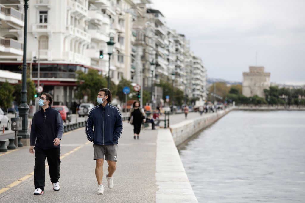 Κορωνοϊός : Επιμένει ο ιός στη Θεσσαλονίκη και άλλες τρεις περιοχές – Η κατανομή των κρουσμάτων