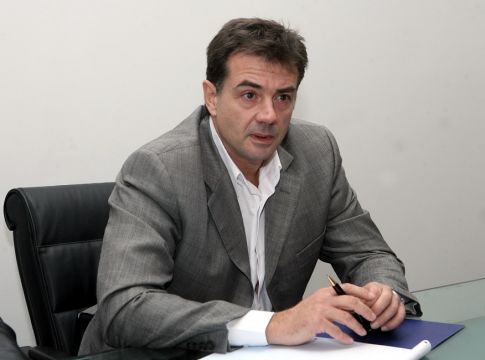 Επίθεση σε Βασσάρα και Νταϊκόνου για το ρατσιστικό επεισόδιο: «Να βουτήξουν στον ποταμό Νταμποβίτα»