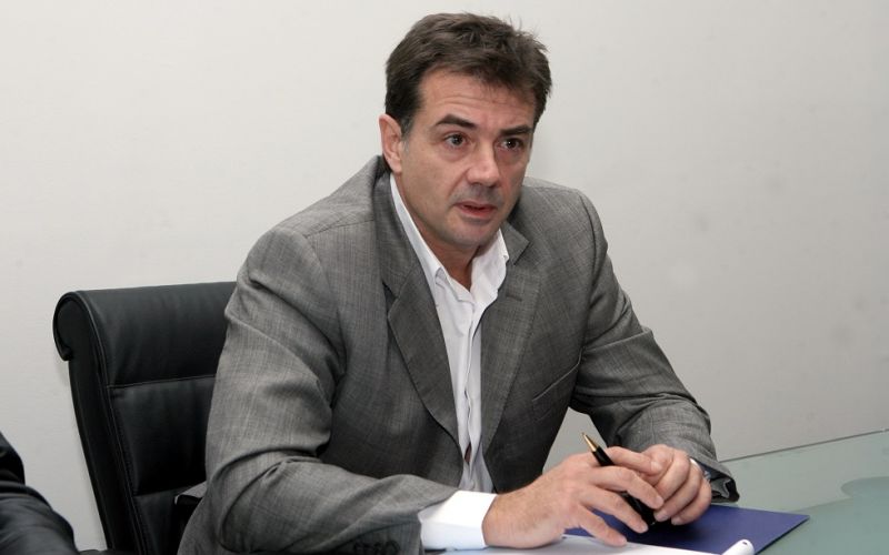 Επίθεση σε Βασσάρα και Νταϊκόνου για το ρατσιστικό επεισόδιο: «Να βουτήξουν στον ποταμό Νταμποβίτα»