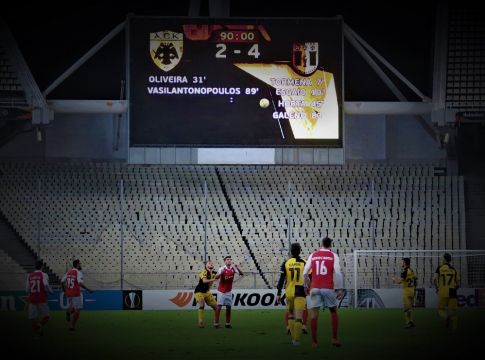 Να αποκλείεσαι με 3άρα και 4άρα στην έδρα σου, με 13 γκολ σε 5 ματς και να είναι απλά Πέμπτη…