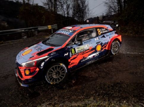 Ο Οζιέ πανηγυρίζει τον 7ο τίτλο του WRC σε 8 χρόνια