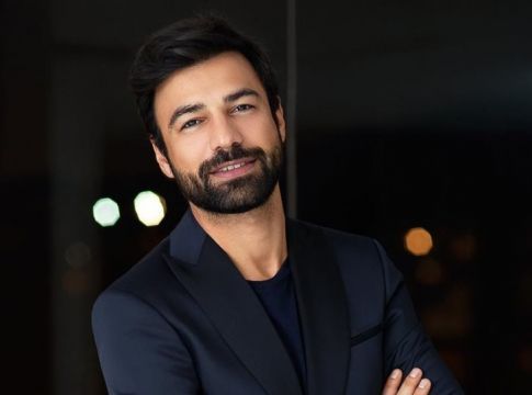 Ο Αντρέας Γεωργίου υπέγραψε στο MEGA