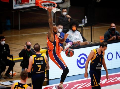 Η Βαλένθια «βύθισε» κι άλλο τη Χίμκι (88-82)