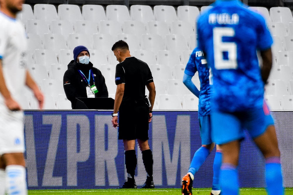 Για να πάρει ο Μανθάνο το… μάθημά του!