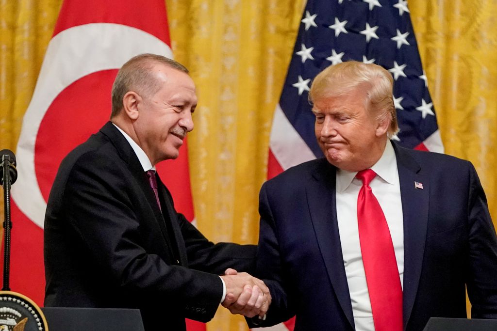 Στο πλευρό του Ερντογάν μέχρι τέλους : Ο Τραμπ απειλεί με βέτο στις κυρώσεις για τους S-400