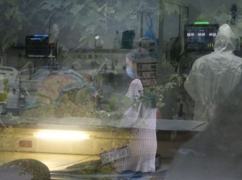 Κορωνοϊός : 1.382 νέα κρούσματα και 102 θάνατοι – Στους 579 οι διασωληνωμένοι