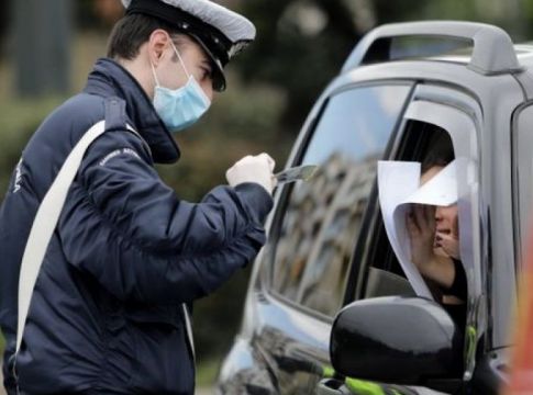 Από τις 10 το βράδυ η απαγόρευση κυκλοφορίας – Παραμένουν τα SMS