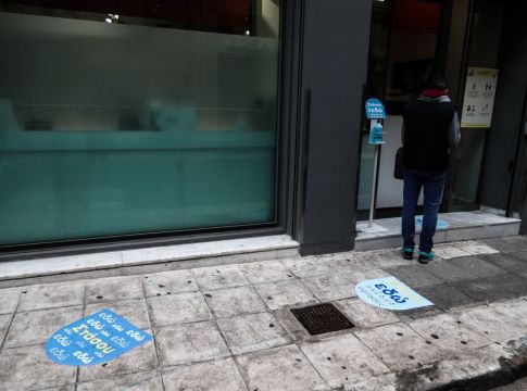 Click away : Υποτονική η πρώτη μέρα στην αγορά – Σε περίπτωση συνωστισμού ξανακατεβαίνουν ρολά