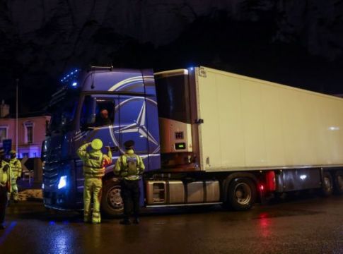 Συμφωνία Γαλλίας – Βρετανίας : Ανοιξε το λιμάνι του Ντόβερ με… τεστ κορωνοϊού