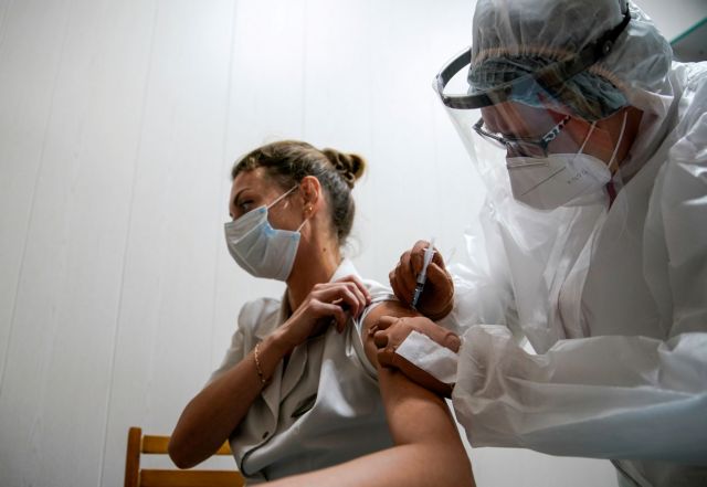 Κορωνοϊός : Πώς θα γίνει ο εμβολιασμός στην Ελλάδα – Καμπάνια ενημέρωσης για να πειστούν οι πολίτες