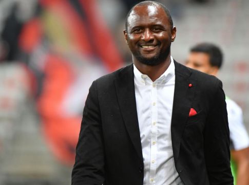 Ο Βιεϊρά απέφυγε την τιμωρία για την κλωτσιά σε οπαδό της Έβερτον (vid)