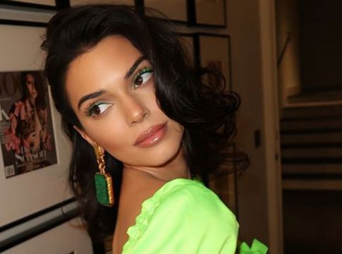Δείτε τα sexy συνολάκια που φόρεσαν οι πιο «καυτές» influencers για το…καλό των εορτών