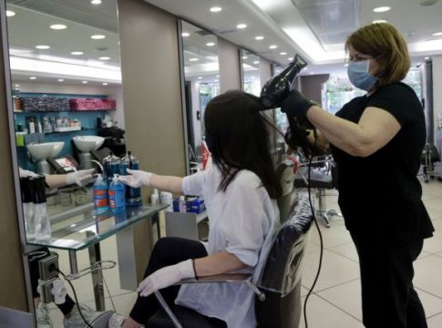 Χαμός στη Θεσσαλονίκη για ένα ραντεβού στο κομμωτήριο – Γεμάτα μέχρι τα Χριστούγεννα