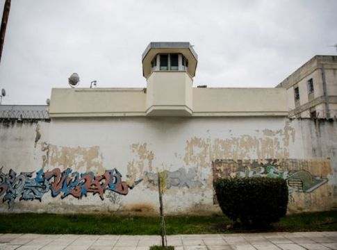 Ναρκωτικά και αυτοσχέδιο μαχαίρι εντοπίστηκαν σε έρευνα στις φυλακές Κορυδαλλού
