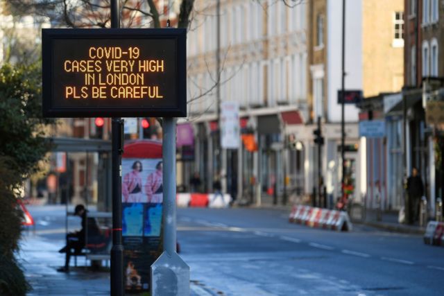 Ρεκόρ κρουσμάτων στη Βρετανία λόγω του νέου στελέχους του κορωνοϊού