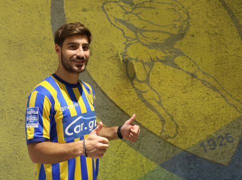 Επίσημο: Στον Παναιτωλικό ο Μανθάτης