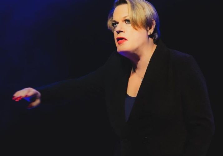 Έντι Ίζαρντ : «Λειτουργώ και ως αγόρι και ως κορίτσι»