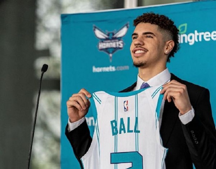 NBA : Πριν αρχίσει το πρωτάθλημα ο LaMelo Ball εντυπωσιάζει με μια εξαιρετική πάσα