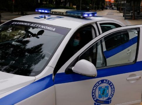 Πάτρα : Παραδόθηκε στην ΕΛ.ΑΣ. ο φερόμενος ως δράστης της δολοφονίας ενός 27χρονου