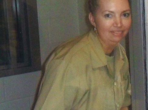Βασανιστήρια, ομαδικοί βιασμοί και εξευτελισμός : Η ιστορία της γυναίκας που πρόκειται να εκτελέσει η κυβέρνηση Τραμπ