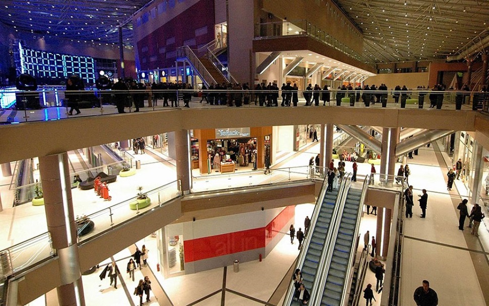 Λιανεμπόριο : Ανοίγουν τη Δευτέρα mall και εμπορικά κέντρα – Πόσα άτομα επιτρέπονται και πώς θα ψωνίζουμε