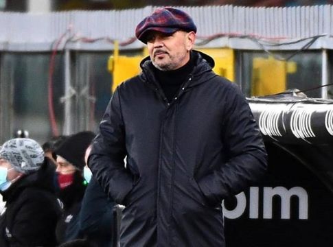 Μιχαΐλοβιτς : «Ντροπή να παίζουμε σε τέτοια χωράφια»