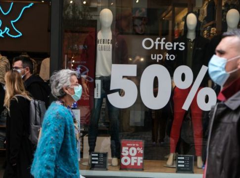 Πρεμιέρα σήμερα για τις θερινές εκπτώσεις – Όλα όσα πρέπει να γνωρίζετε