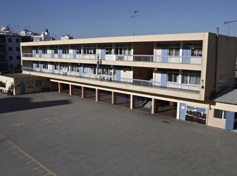 Κορωνοϊός : Σήμερα οι αποφάσεις για να ανοίξουν ξανά Γυμνάσια και Λύκεια – Τι θα εισηγηθούν οι ειδικοί