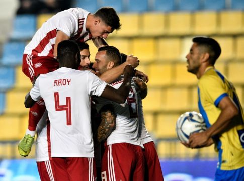 Αήττητος ο Ολυμπιακός στο Αγρίνιο