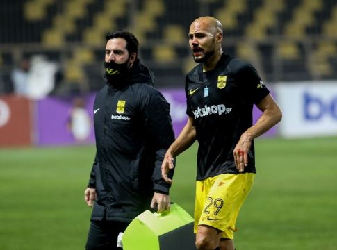 Άρης : Συμπλήρωσε κάρτες ο Μπεναλουάν