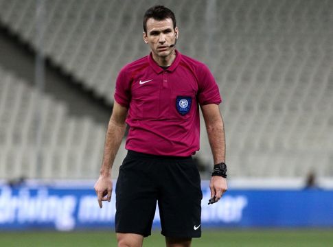 Οργια Μανούχου υπέρ της ΑΕΚ : Δεν απέβαλε τον Μάνταλο στο 48’