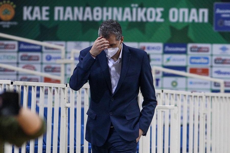 Παναθηναϊκός – Ζενίτ : Ο Διαμαντίδης έφυγε από το γήπεδο πριν τελειώσει το ματς (vid)