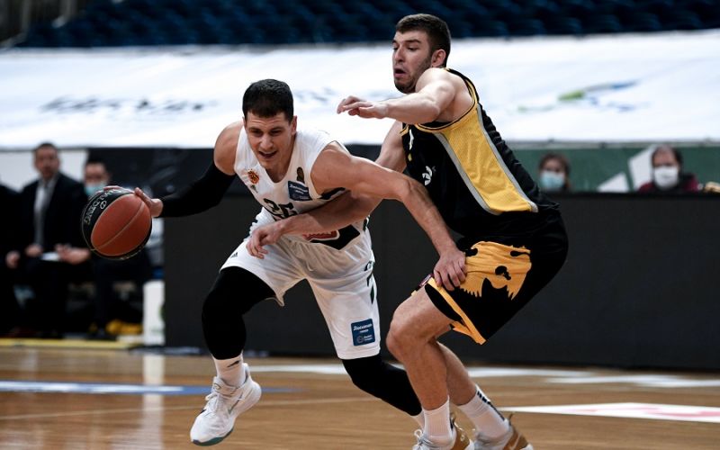 Με Ρογκαβόπουλο η ΑΕΚ στο Μινσκ
