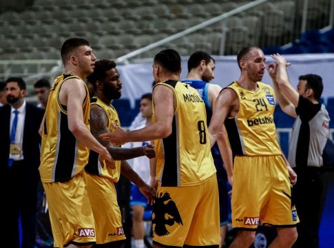 Ρογκαβόπουλος : «Ήμασταν πεισμωμένοι, από τα καλύτερα παιχνίδια μας αμυντικά» (vid)