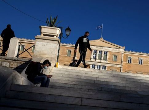 Κορωνοϊός : Ανησυχία ειδικών – Οι «κόκκινες» περιοχές και η πίεση στο ΕΣΥ