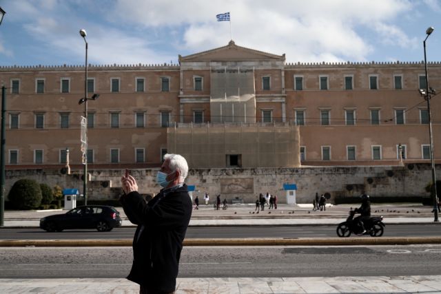 Τα θετικά σημάδια και τα «αγκάθια» στην πορεία της πανδημίας – Ανά εβδομάδα οι αποφάσεις για τα μέτρα