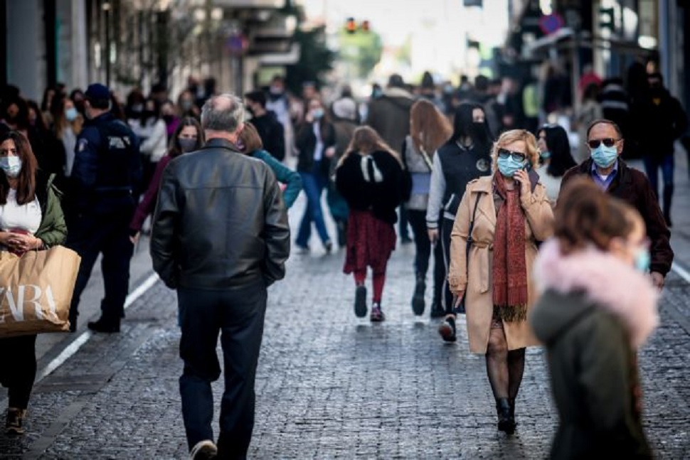 Λιανεμπόριο : Αλλαγές φέρνει ο συνωστισμός έξω από τα καταστήματα – Τα σενάρια που εξετάζονται