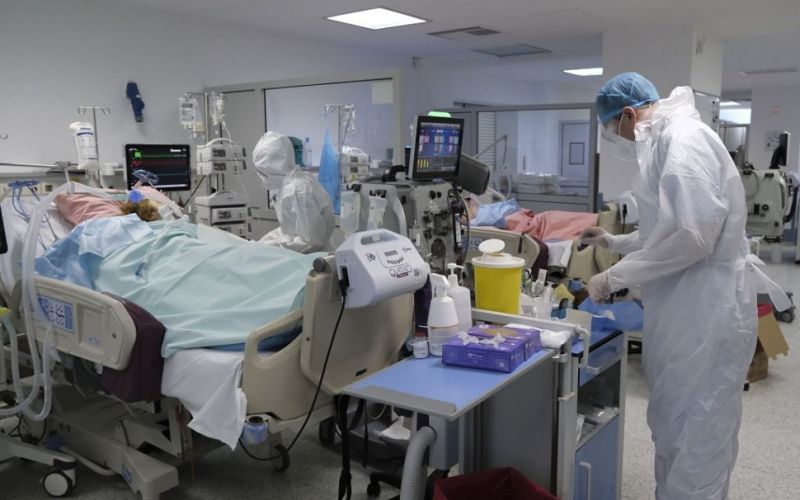 Κορωνοϊός : 566 νέα κρούσματα και 30 θάνατοι – Στους 320 οι διασωληνωμένοι