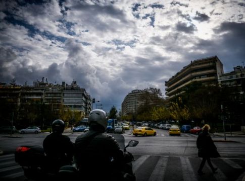 Καίει την Αττική η ανάσα του τρίτου κύματος : Εισήγηση για δραστικά μέτρα, σκέψεις να «νεκρώνει» η πόλη από τις 18:00