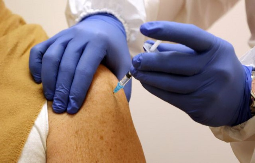 Οι φαρμακευτικές προειδοποιούν – «Μην παραβιάζετε τις δόσεις των εμβολίων»
