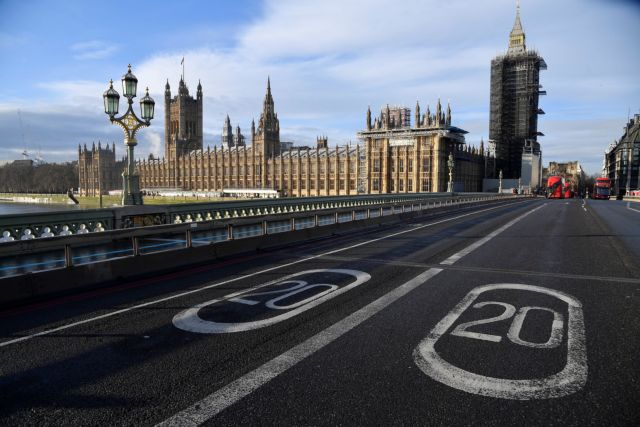 Brexit : Βουνό τα δίδακτρα για τους Έλληνες φοιτητές στη Βρετανία