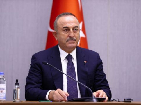 Γέφυρα φιλίας προς την Γαλλία ρίχνει ο Τσαβούσογλου