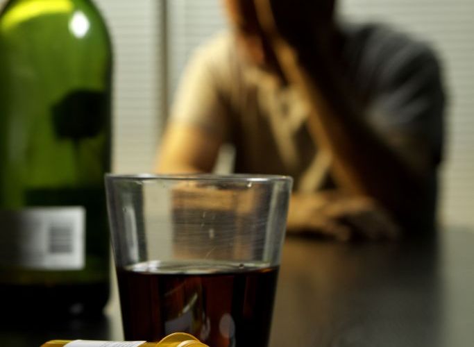 Απεξάρτηση : Ο κορωνοϊός δυσκολεύει τη μάχη με τον εθισμό