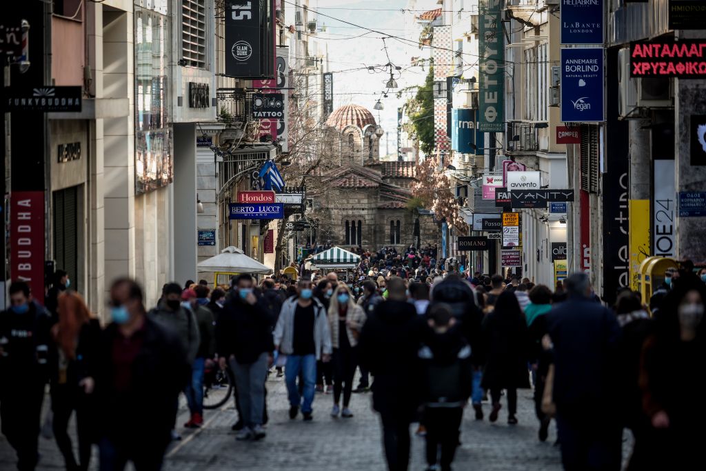 «Κοκκινίζει» η Αττική : Η αύξηση κρουσμάτων φέρνει μέτρα – Επιστρέφει το click away;