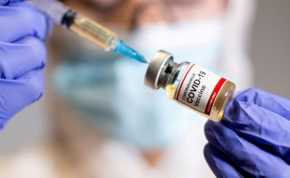 Κορωνοϊός : Νέα «πυρά» Βασιλακόπουλου για τον γιατρό που υποστήριξε ότι παρέλυσε μετά το εμβόλιο