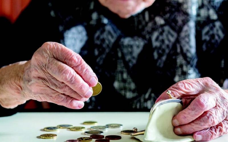 Συνταξιούχοι : Πώς θα δοθούν οι προσωρινές συντάξεις και τα νέα αναδρομικά