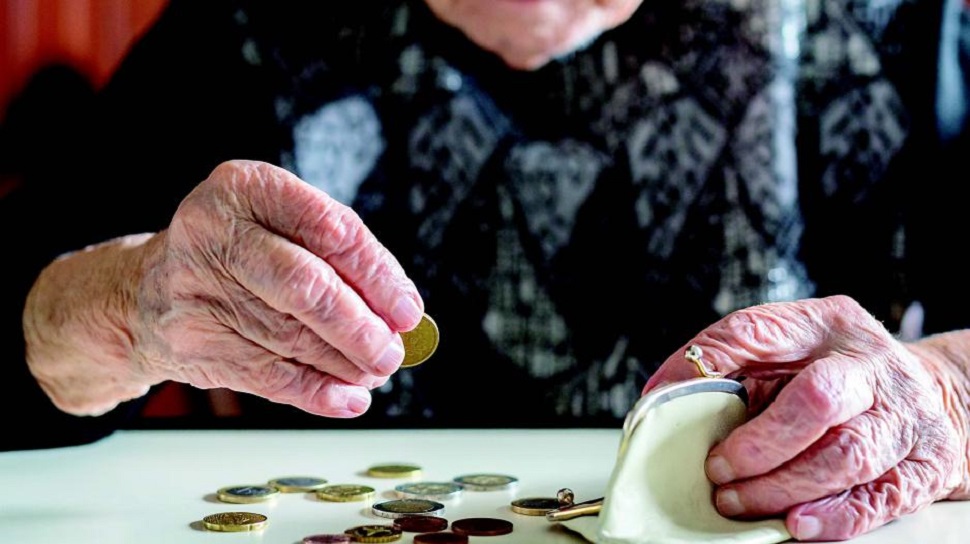 Συνταξιούχοι : Πώς θα δοθούν οι προσωρινές συντάξεις και τα νέα αναδρομικά