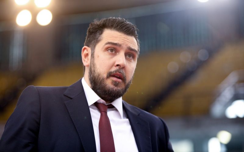 O Δέδας θα μείνει με τη Χαποέλ Χολόν για άλλον ένα χρόνο