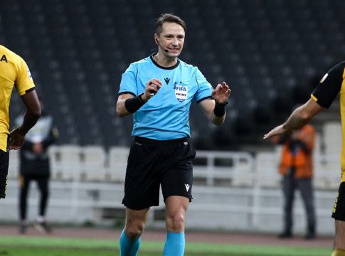 Ο Λετονός, Αντρίς Τρεϊμάνις, «σφυρίζει» στο ΑΕΚ – Άρης