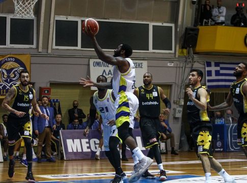 Λαύριο – ΑΕΚ 90-85 παρ., 74-74 κ.α
